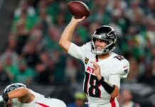 Falcons save best for last in Monday night rally at Eagles