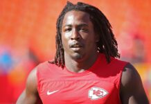 Newly signed Chiefs RB Kareem Hunt will not play vs. Falcons