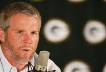 Brett Favre reveals Parkinson’s diagnosis at congressional hearing