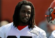 Chiefs activate Kareem Hunt 6 years after cutting him