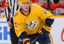 Flames sign defenseman Tyson Barrie to a 1-year contract