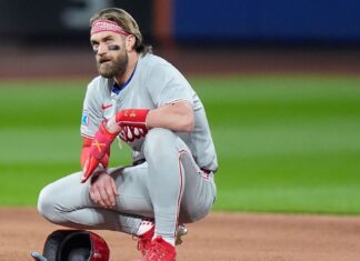 Postseason heartbreak continues for Bryce Harper, Phillies