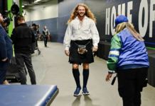 Seahawks TE Brady Russell rocks a kilt ahead of ‘Thursday Night Football’