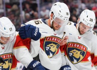 Panthers’ Aleksander Barkov hurt late in loss to Senators