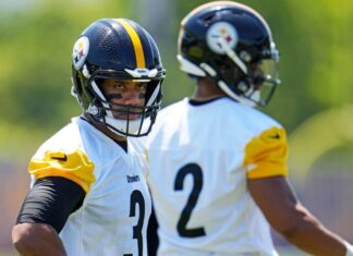 Mike Tomlin mum on Steelers QB as signs point to Russell Wilson