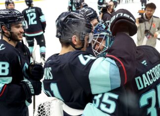 Joey Daccord has hilarious celebration fail after Kraken win