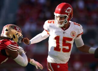 Chiefs still unbeaten despite Mahomes not playing his best