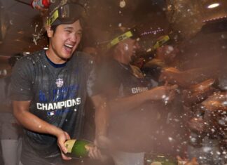 Dodgers finish off Mets in NLCS Game 6 to reach World Series