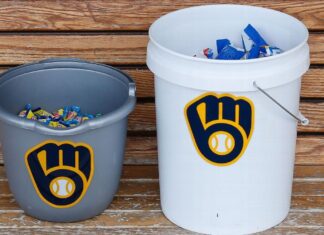 Milwaukee Brewers hire LeBoeuf, Theisen as hitting coaches