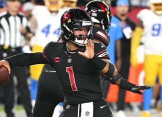 Cardinals steal a MNF win over Chargers with last-second kick