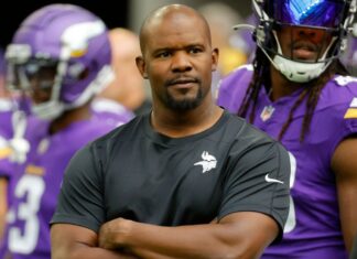 Vikings DC Brian Flores making himself at home in Minnesota