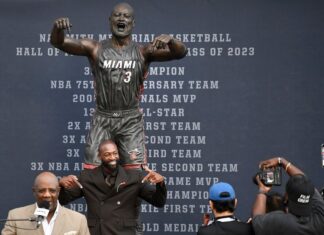Dwyane Wade defends look of new statue amid hail of jokes