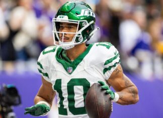 Jets place Allen Lazard on IR, likely to keep Mike Williams