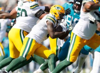 For Packers to beat Lions, they must step up on offense