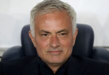 Jose Mourinho injured after collision with Fenerbahce player