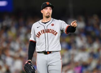 Blake Snell, 2-time Cy Young winner, opts out of deal with Giants