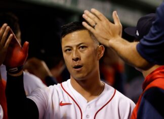 Red Sox exercise $2.1M club option on Rob Refsnyder